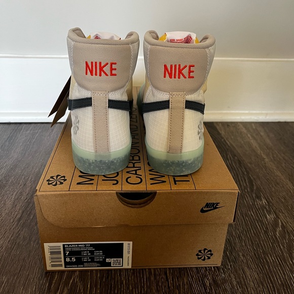 Nike Blazer Mid ‘77 - Picture 2 of 4